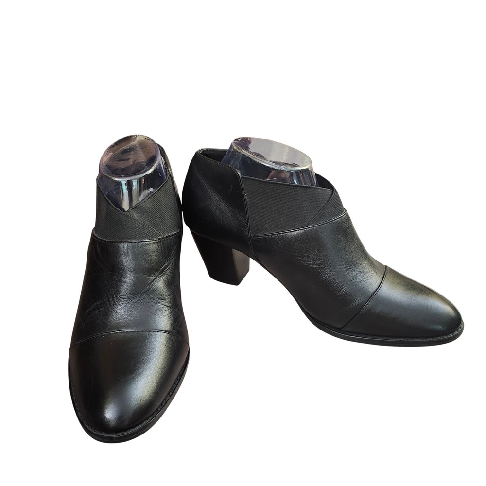 Vionic Point Orthaheel Black Leather Cap Toe Booties Shooties 9.5 Luxury Classic